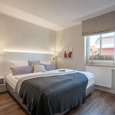 Rodehuus 10 * בורקום